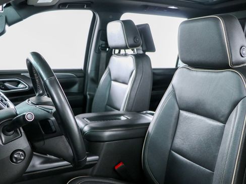 Used 2023 GMC Yukon XL SLT w/ SLT Luxury Package AWD/4WD image 28