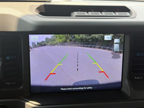 Certified 2024 Ford Bronco Black Diamond AWD/4WD image 21