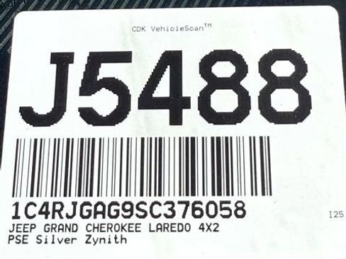 New 2025 Jeep Grand Cherokee Altitude image 33