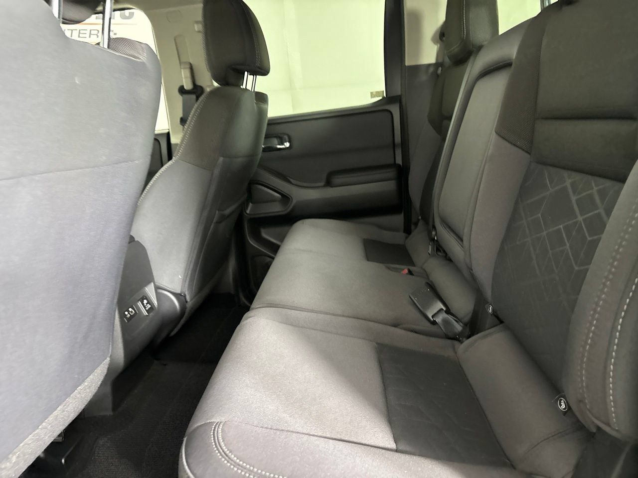 Used 2025 Nissan Frontier SV w/ SV Convenience Package AWD/4WD image 24
