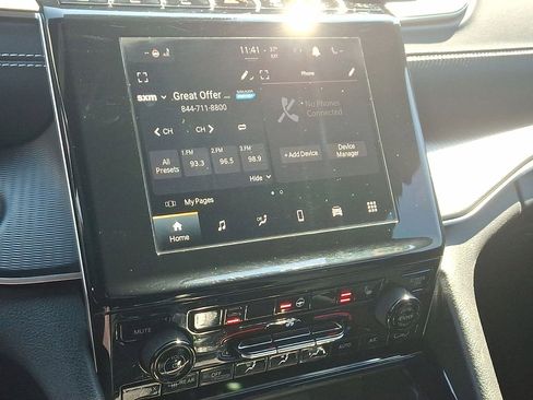 Used 2023 Jeep Grand Cherokee Altitude AWD/4WD image 14