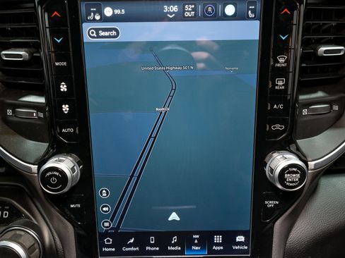 Used 2024 RAM 2500 Big Horn w/ Safety Group image 17