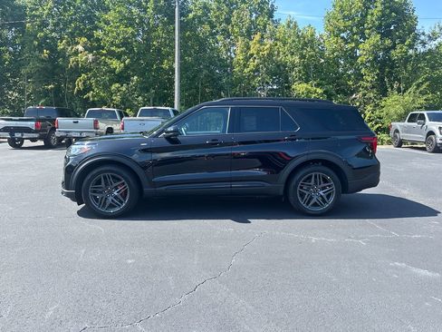 New 2026 Ford Explorer ST-Line w/ ST-Line Street Pack RWD image 8