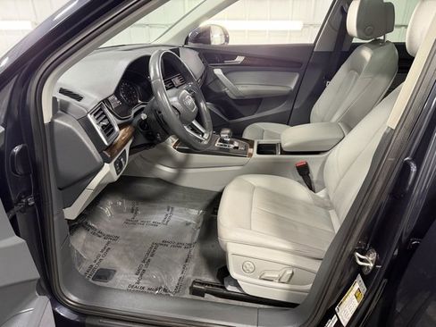 Used 2020 Audi Q5 2.0T Premium w/ Convenience Package image 12