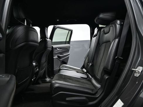 Used 2024 Jeep Grand Cherokee L Laredo image 12