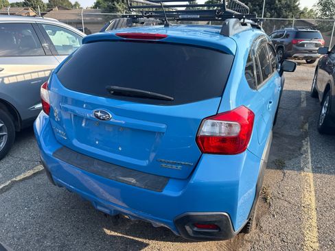 Used 2017 Subaru Crosstrek 2.0i Premium w/ Moonroof Package AWD/4WD image 6