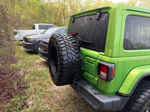 Used 2019 Jeep Wrangler Unlimited Sahara w/ Uconnect 4C Nav & Sound Group image 5