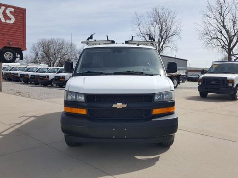Used 2021 Chevrolet Express 2500 w/ Driver Convenience Package image 4