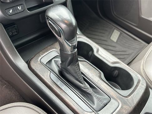 Used 2022 GMC Canyon Denali image 22