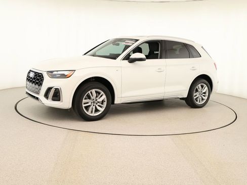 Used 2023 Audi Q5 2.0T Premium w/ Convenience Package image 13