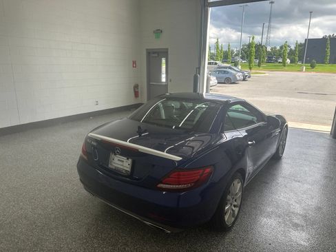 Used 2017 Mercedes-Benz SLC 300 image 3
