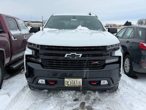 Used 2021 Chevrolet Silverado 1500 LT Trail Boss w/ Convenience Package II image 2
