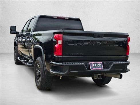 Used 2022 Chevrolet Silverado 2500 LT w/ Midnight Edition AWD/4WD image 7