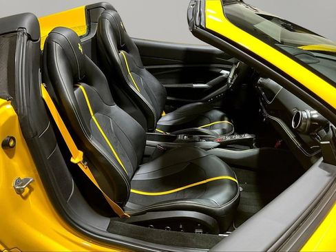 Used 2022 Ferrari F8 Tributo RWD image 23