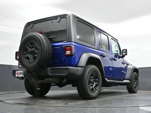 Used 2018 Jeep Wrangler Unlimited Sport AWD/4WD image 38