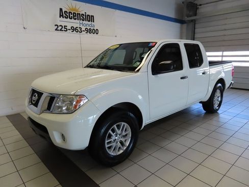 Used 2019 Nissan Frontier SV w/ Value Truck Package image 2