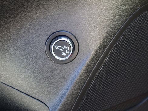 Used 2023 Buick Envision Essence image 22