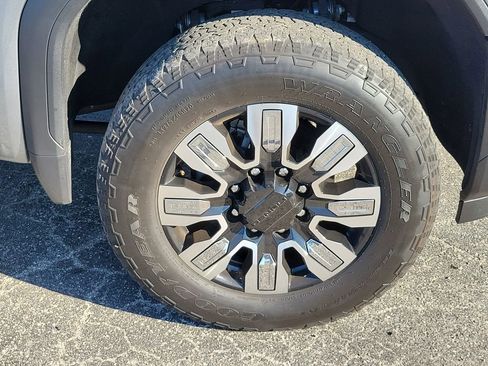 Used 2025 GMC Sierra 2500 Denali w/ Technology Package image 8