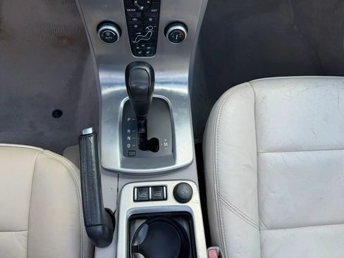 Used 2008 Volvo C70 T5 FWD image 23