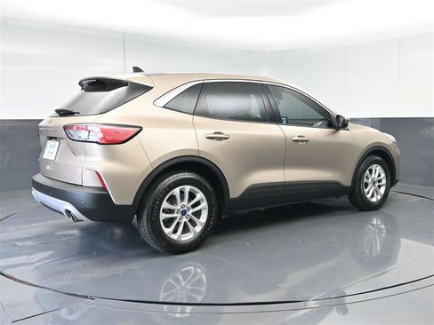 Used 2021 Ford Escape SE w/ Cold Weather Package FWD image 5