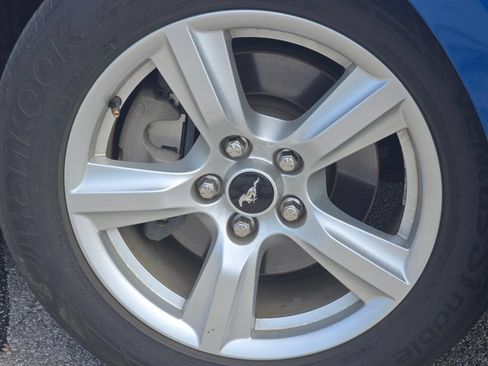 Used 2018 Ford Mustang Coupe RWD image 5