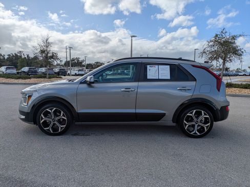Certified 2024 Kia Niro EX Touring image 8
