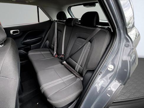Used 2025 Hyundai Venue SEL FWD image 22
