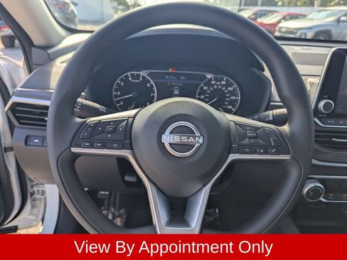 Used 2025 Nissan Altima 2.5 SV FWD image 16