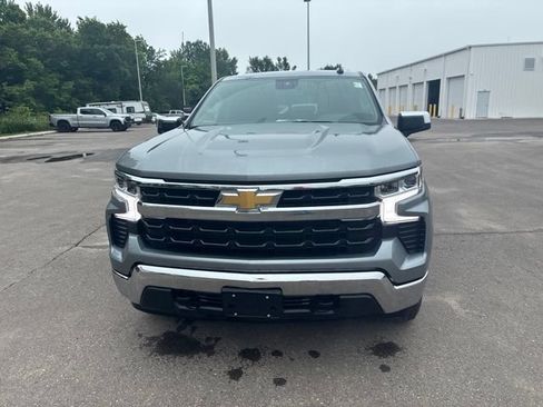 Used 2025 Chevrolet Silverado 1500 LT w/ Convenience Package II AWD/4WD image 4