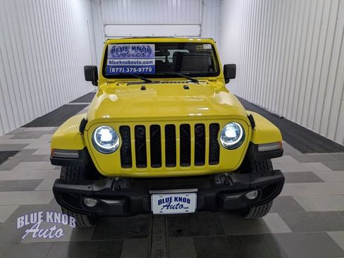 Used 2023 Jeep Gladiator Sport AWD/4WD image 7