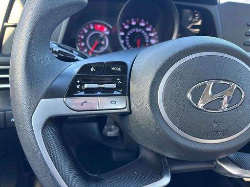 Used 2022 Hyundai Elantra SEL image 16