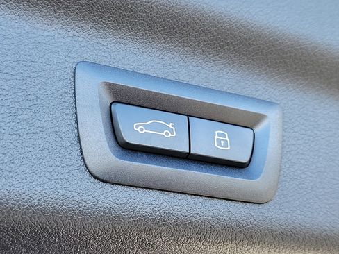 Used 2025 BMW X1 xDrive28i w/ Convenience Package image 9