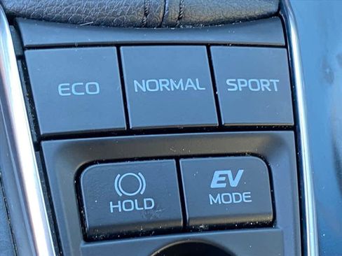 Used 2020 Toyota Camry XLE image 17