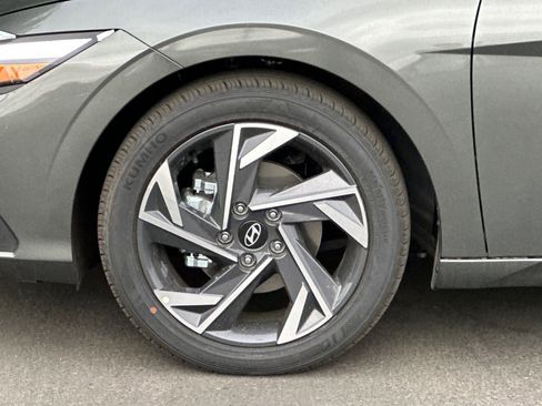 New 2025 Hyundai Elantra Sport image 24