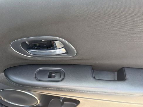 Used 2016 Honda HR-V EX image 23