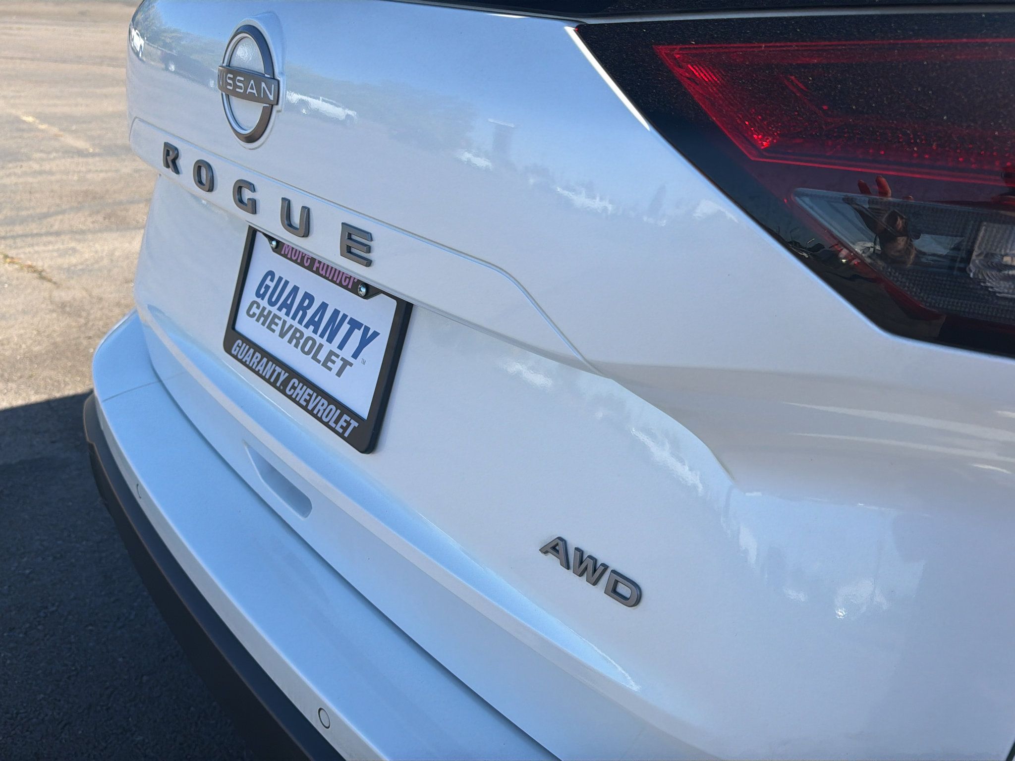 Used 2025 Nissan Rogue S AWD/4WD image 12