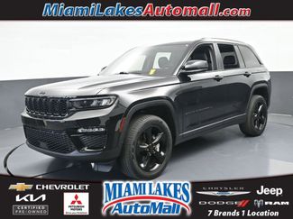 Used 2023 Jeep Grand Cherokee Limited w/ Black Appearance Package 360° Tour