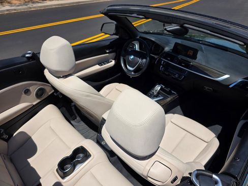 Used 2020 BMW 230i Convertible w/ Premium Package RWD image 30