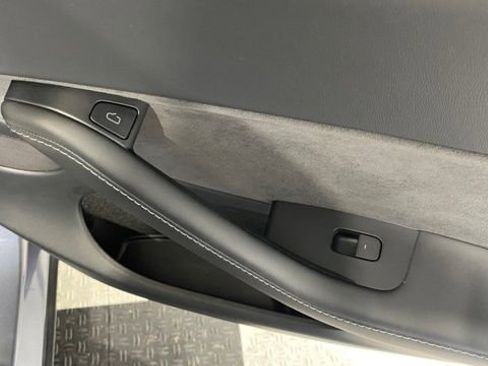 Used 2023 Tesla Model Y Long Range image 25