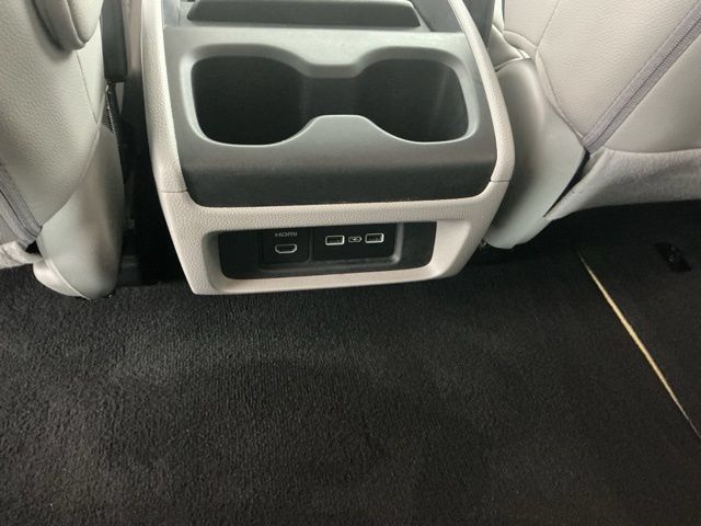 Used 2022 Honda Odyssey Elite image 36