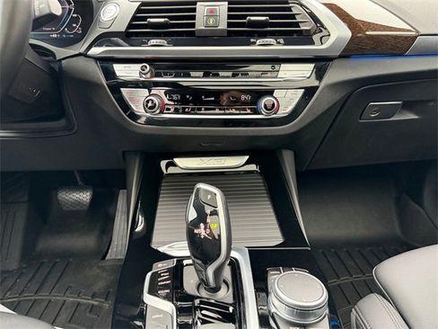 Used 2021 BMW X3 xDrive30e w/ Premium Package image 11