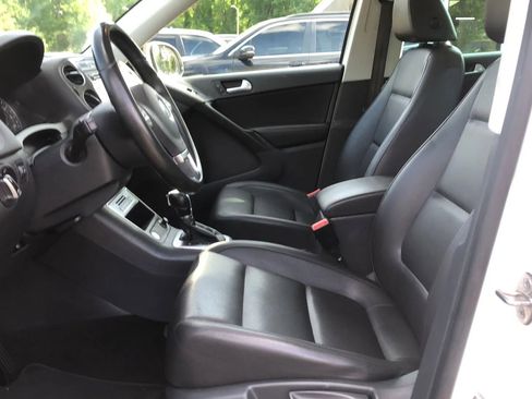 Used 2015 Volkswagen Tiguan SEL image 18