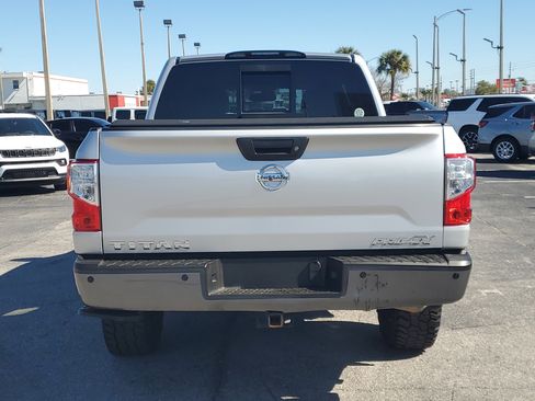 Used 2018 Nissan Titan PRO-4X w/ Pro-4x Convenience Package image 6