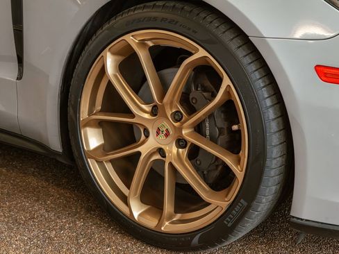 Used 2018 Porsche Panamera RWD image 6
