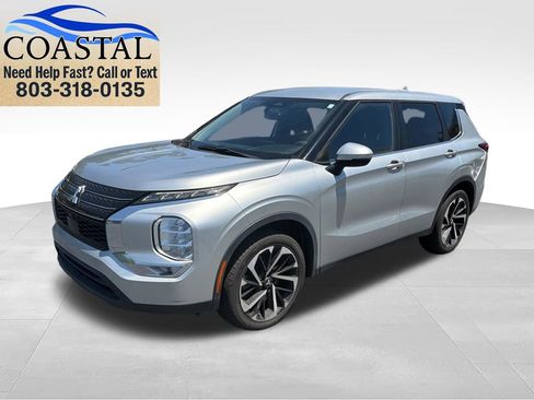 Used 2022 Mitsubishi Outlander ES FWD image 1