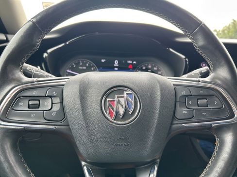 Used 2023 Buick Envision Essence image 17