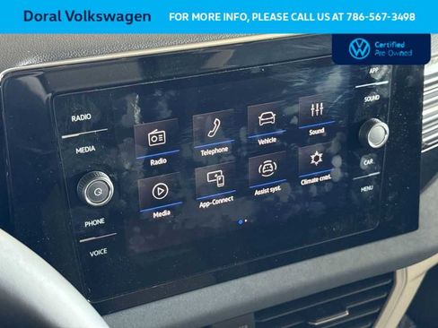 Used 2025 Volkswagen Jetta SE image 18