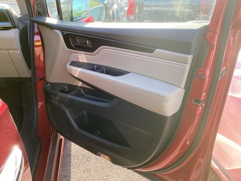 Used 2024 GMC Acadia Denali w/ Super Cruise Package FWD image 7