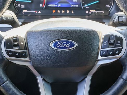 Certified 2023 Ford Explorer XLT w/ Class IV Trailer Tow Package AWD/4WD image 9