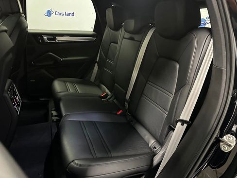 Used 2023 Porsche Cayenne Sport Utility 4D image 15